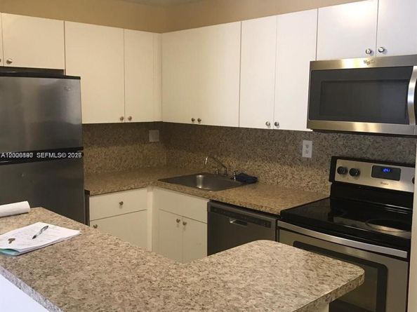 7200 NW 179th St 302, Hialeah FL 33015