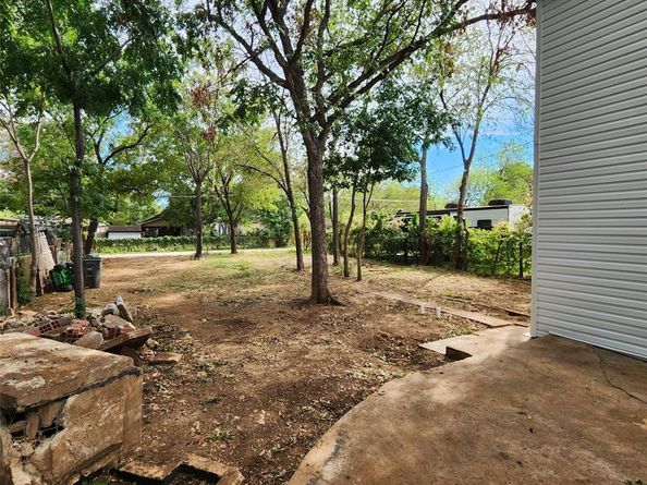 810 N Jester Avenue , Dallas Texas 75211