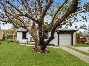 1932  Devonshire Drive 