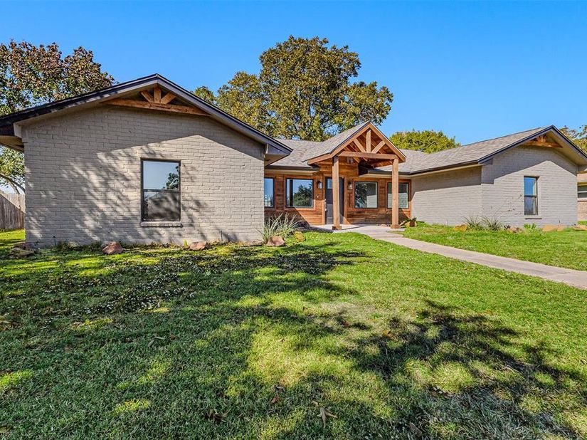 1301  Pecan Valley Drive , Garland Texas 75043