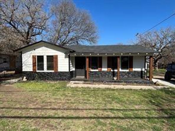 356  Shoreline Drive , Azle Texas 76020