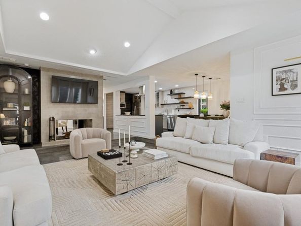 6332  Southpoint Drive , Dallas Texas 75248