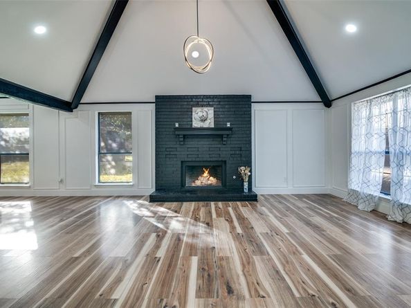 1502  Knob Hill Drive , Garland Texas 75043