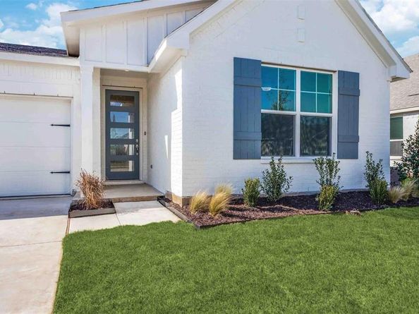 2712  Glasgow Way , Denton Texas 76207