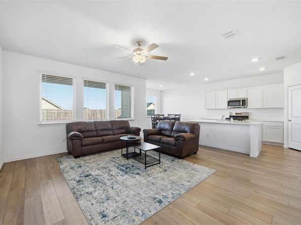 216  Post Oak Street , Azle Texas 76020