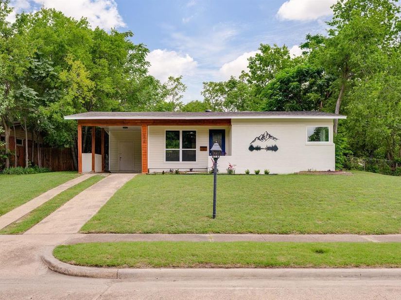 9795  Twin Creek Circle , Dallas Texas 75228