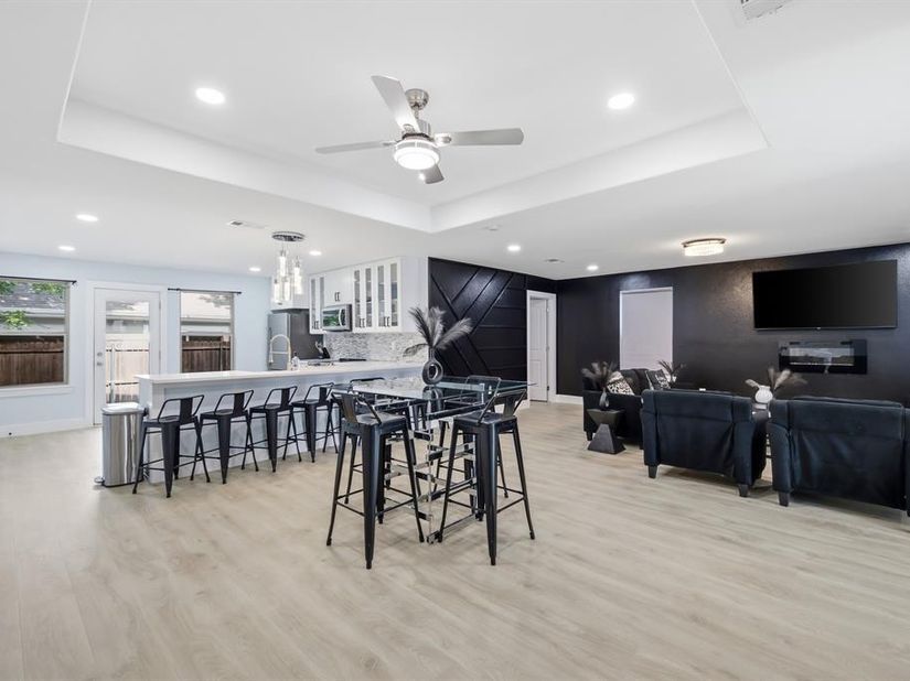 3407  Chicago Street , Dallas Texas 75212
