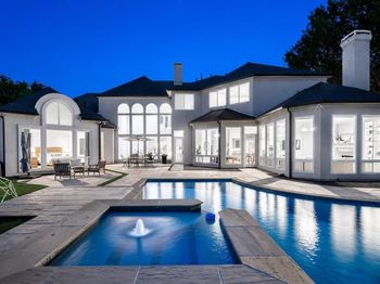 2600  Redding Drive 