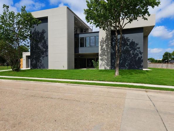 1904  Mcbroom Street , Dallas Texas 75212