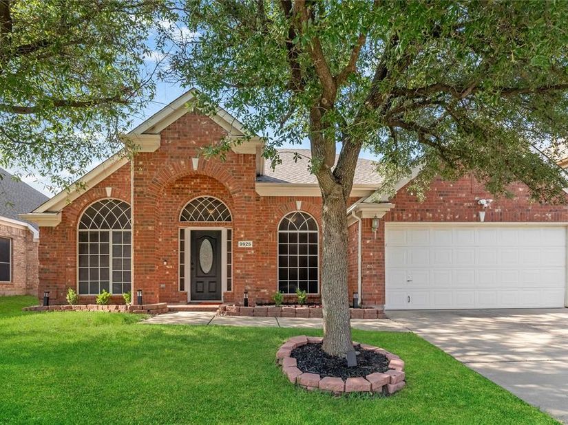 9925  Crawford Farms Drive , Fort Worth Texas 76244