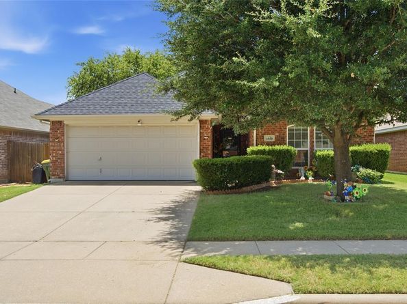 1516  Baslow Lane , Burleson Texas 76028