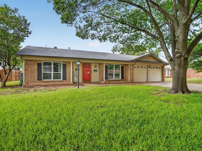 5016  Saint Lawrence Road , Fort Worth Texas 76103