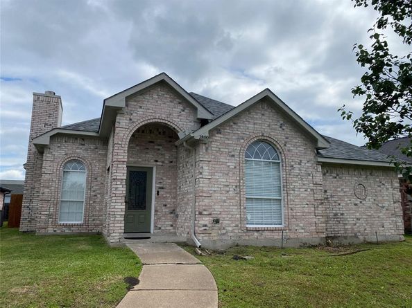 2800  Helen Lane , Mesquite Texas 75181