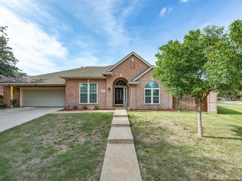 3529  Stone Creek Lane S, Fort Worth Texas 76137
