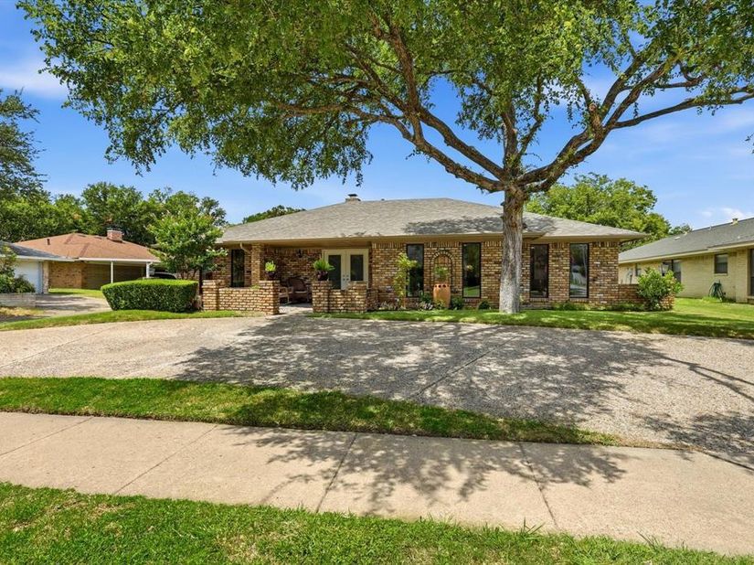 625  Bellah Drive , Irving Texas 75062