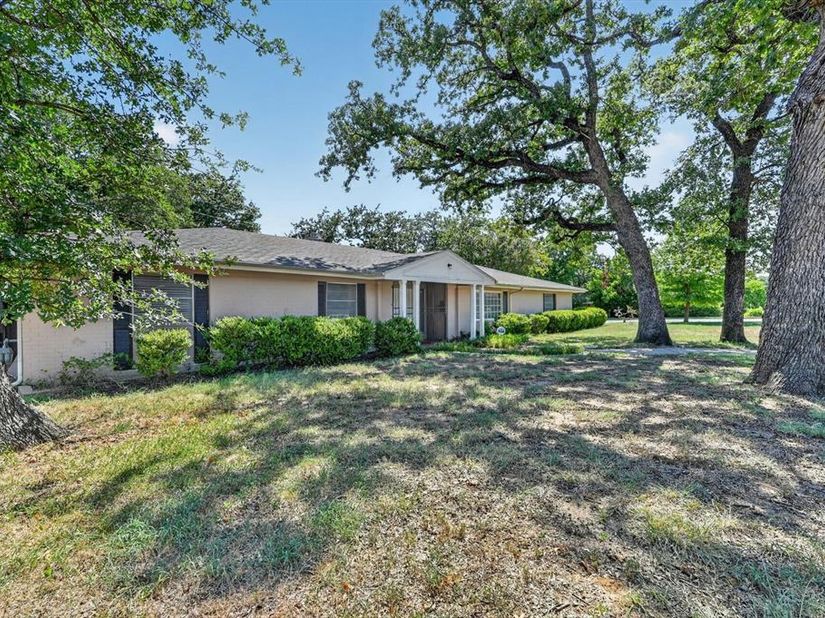 7200  Ellis Road , Fort Worth Texas 76112