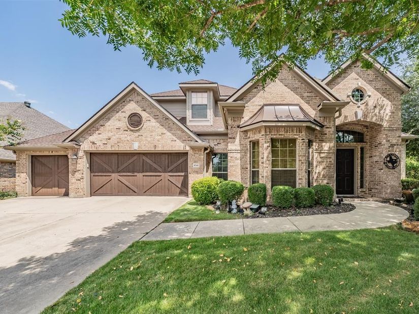 8541  Thorne Drive , Lantana Texas 76226