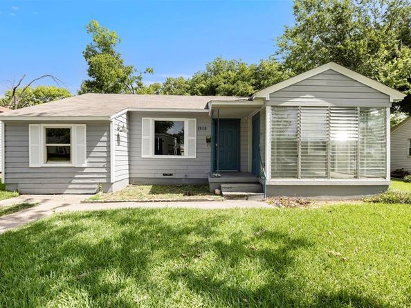 1513  Davis Boulevard , Garland Texas 75042