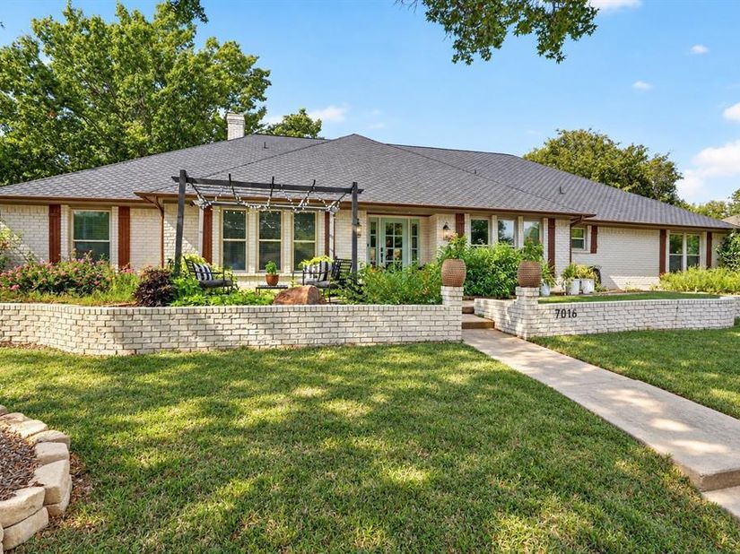 7016  Battle Creek Road , Fort Worth Texas 76116