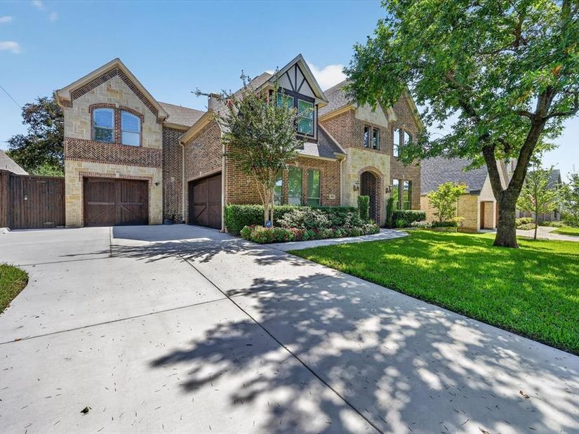 9432  Thornberry Lane , Dallas Texas 75220