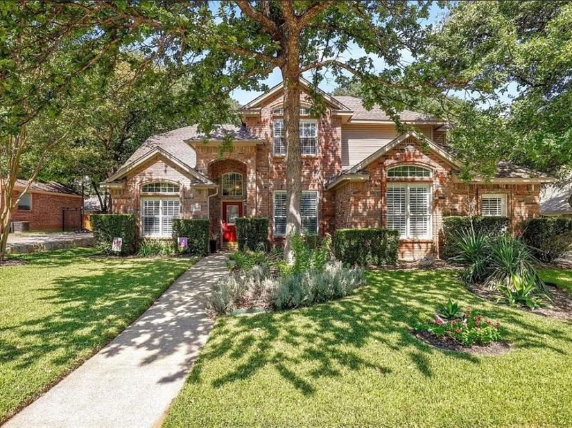 1349  Flying Jib Drive , Azle Texas 76020