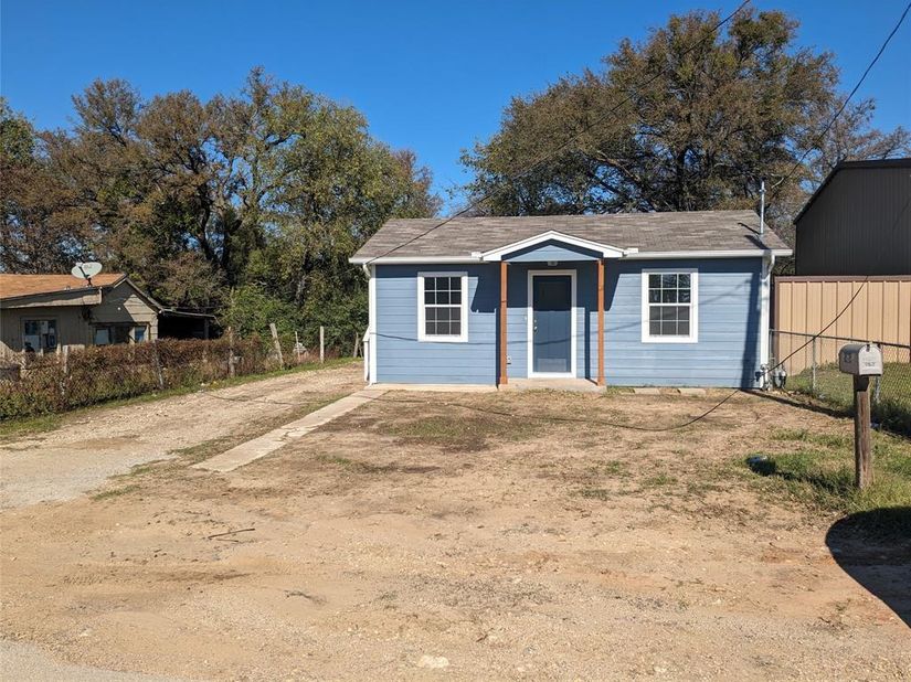 4916  Roadrunner Road , Fort Worth Texas 76135