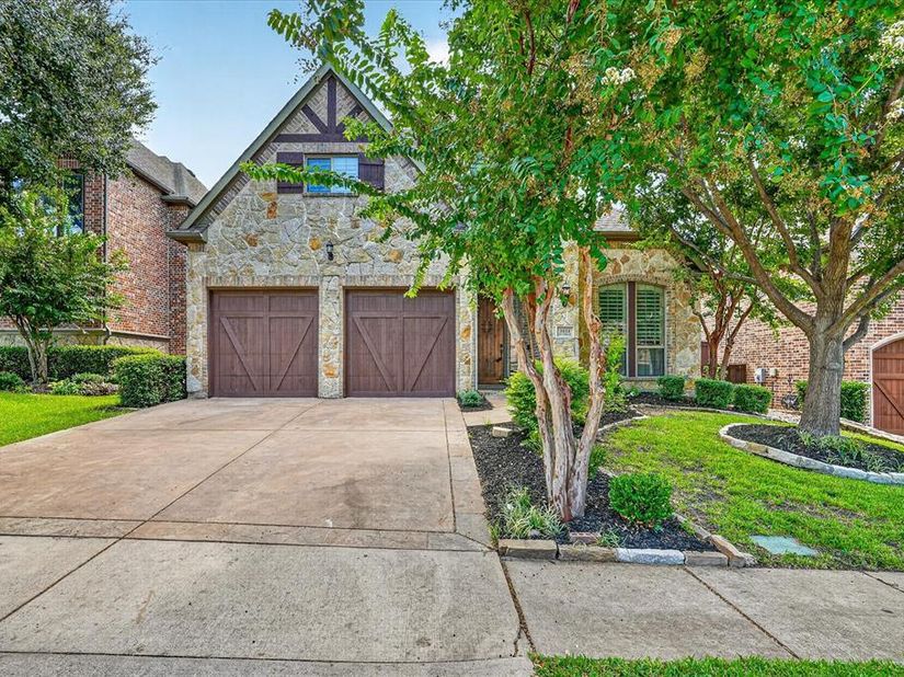 2024 S Hill Drive , Irving Texas 75038