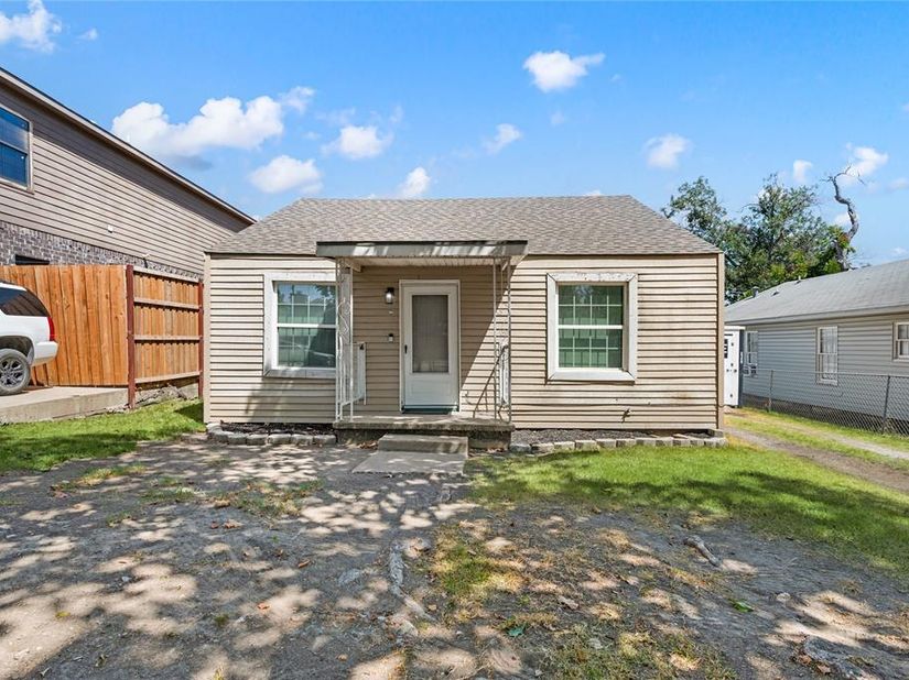 2712  27th Street , Fort Worth Texas 76106