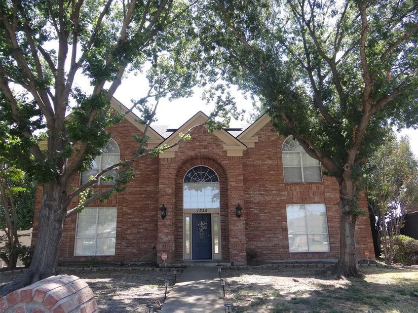 1329  Woodthorpe Drive , Mesquite Texas 75181