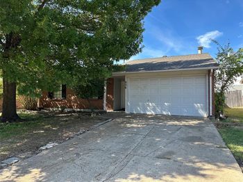 906  Hawthorne Drive 