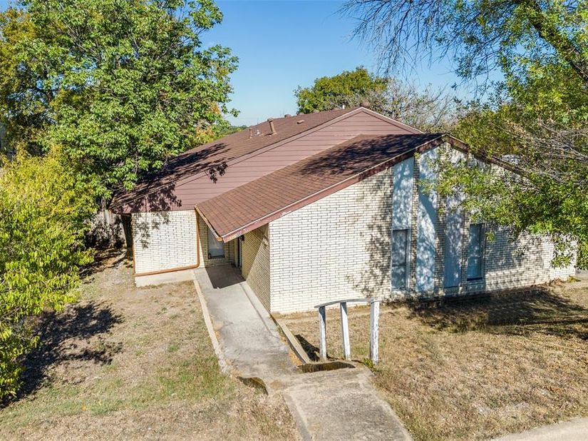 8115  Ferguson Road , Dallas Texas 75228