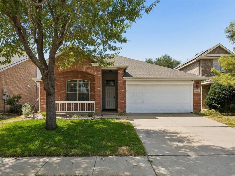 1023  Aviary  , Aubrey Texas 76227
