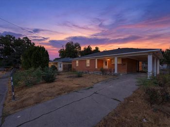 1919  Yucca Drive 