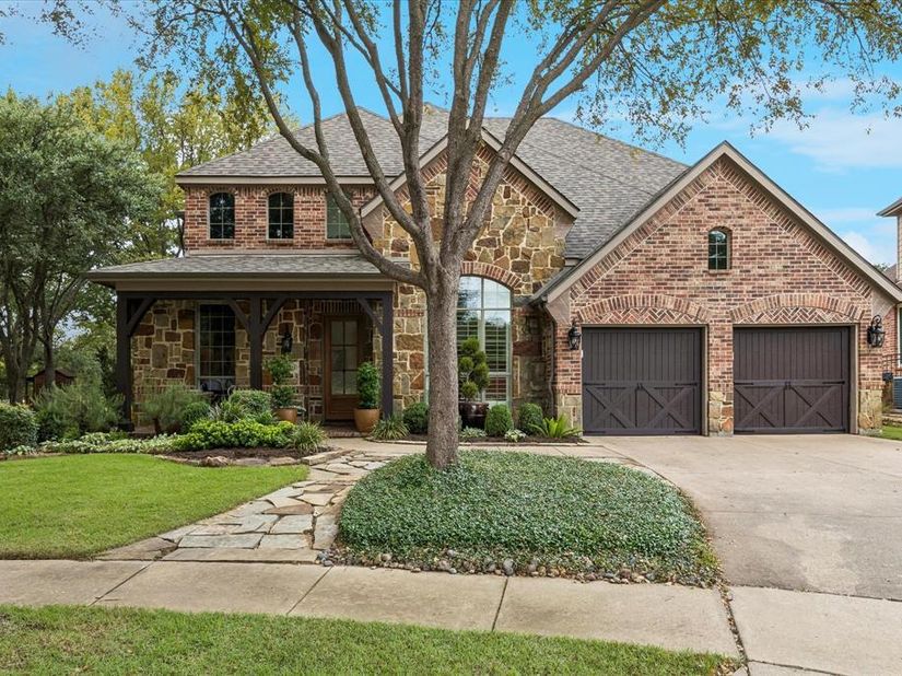 2101  Meadows Avenue , Lantana Texas 76226