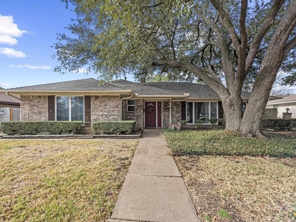 2505  Douglas Avenue , Irving Texas 75062