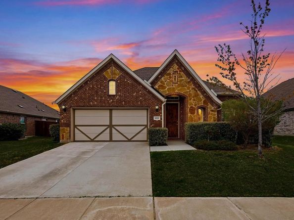 1020  Embers Lane , Denton Texas 76201