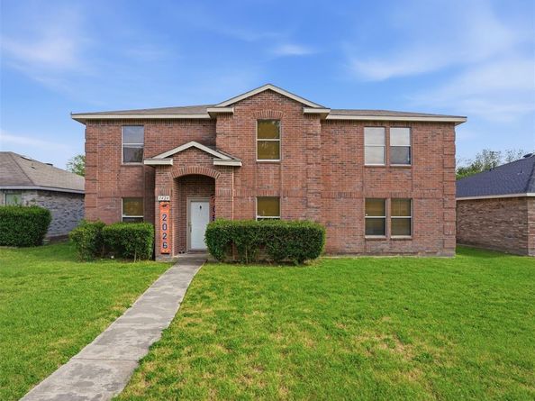 1424  Bumble Bee Drive , Lancaster Texas 75134