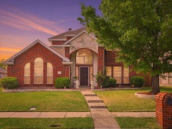1216  Majestic Way 