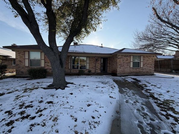 4805 S Country Club Road , Garland Texas 75043