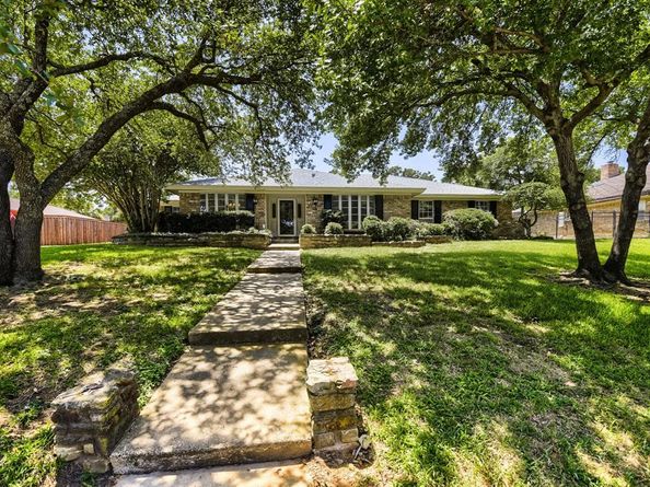 3712  Greenbriar Court , Colleyville Texas 76034