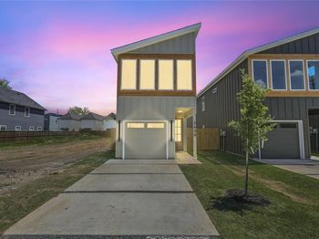 2620  Peabody Avenue 