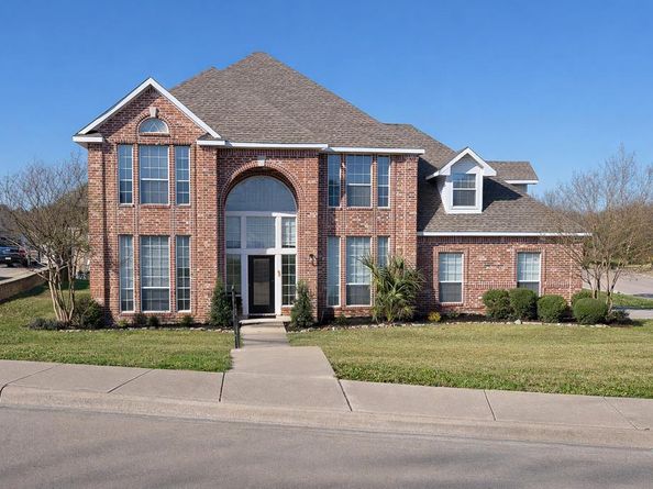 1390  Shores Boulevard , Rockwall Texas 75087