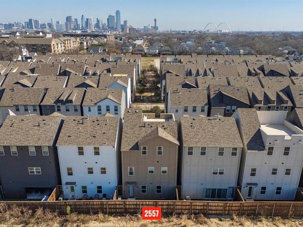 2557  Carmelita Street , Dallas Texas 75212