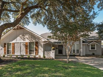 5604  Yacht Club Drive 