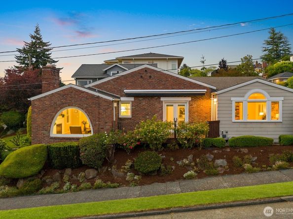 2802 29th Avenue W, Seattle WA 98199