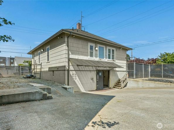 903 NW 50th Street, Seattle WA 98107