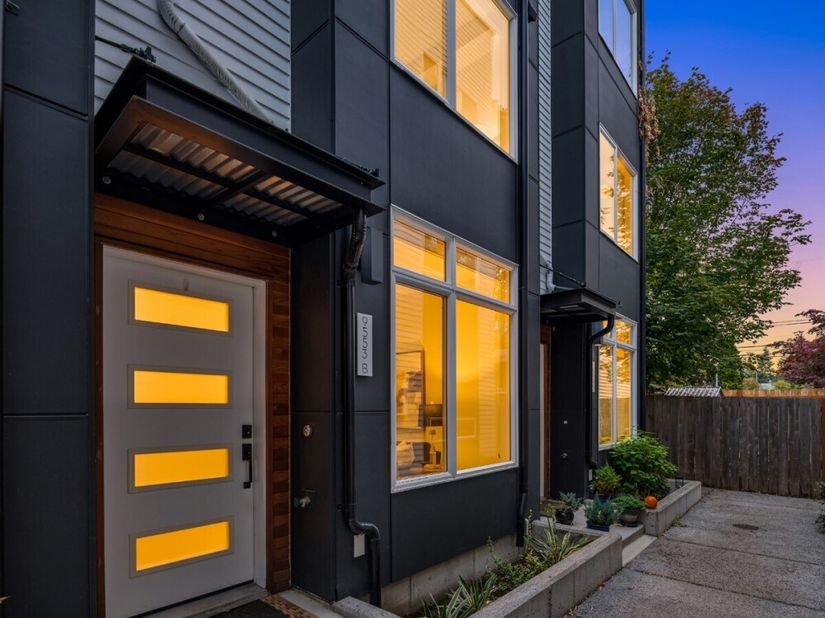 9553 Ashworth Avenue N B, Seattle WA 98103
