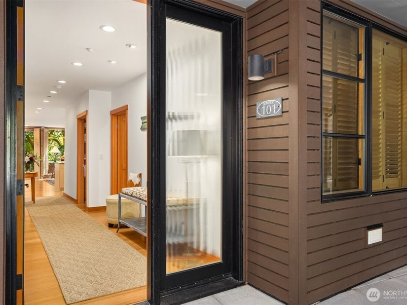 998 NE Vineyard Lane J101, Bainbridge Island WA 98110