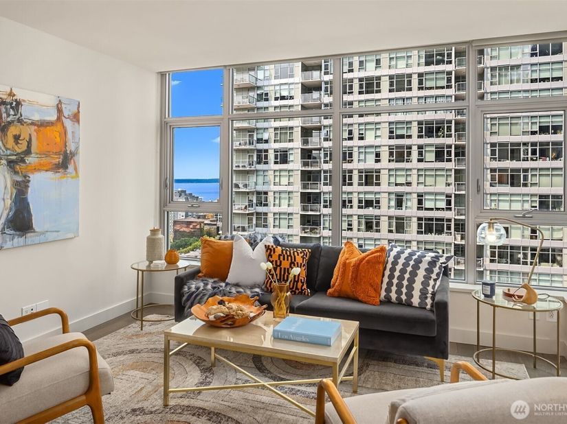588 Bell Street 2201S, Seattle WA 98121