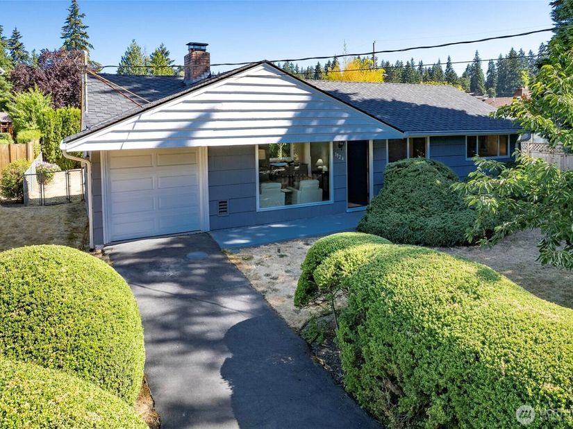 1924 NE 130th Place, Seattle WA 98125